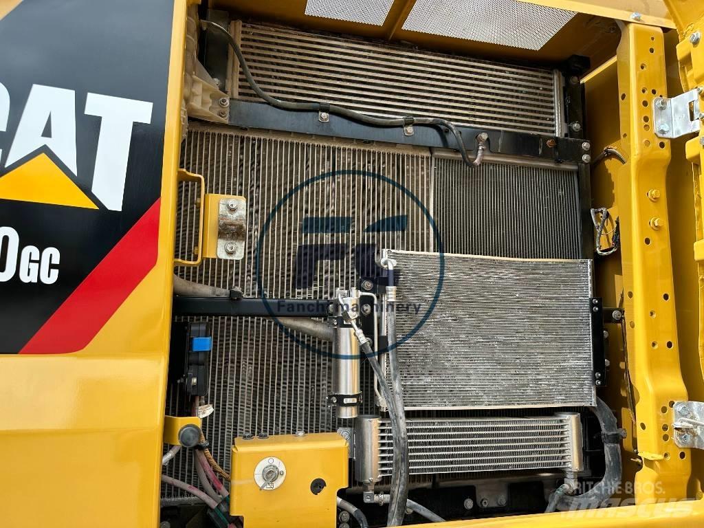 CAT 330 GC Excavatoare pe șenile

