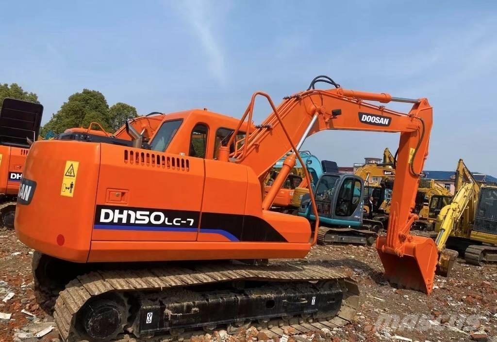 Doosan 150 Excavatoare pe șenile
