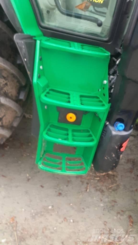 John Deere 6110 R Tractoare