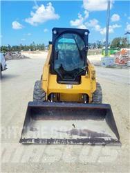 CAT 242 D Mini incarcator