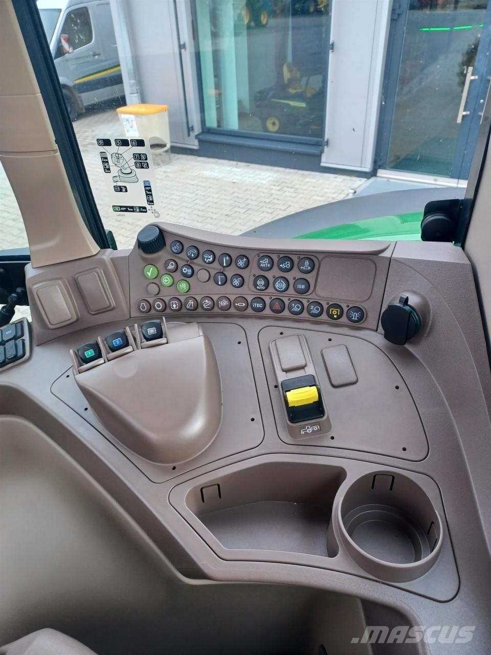 John Deere 6110M Tractoare