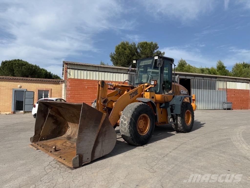 CASE 721 E Incarcator pe pneuri