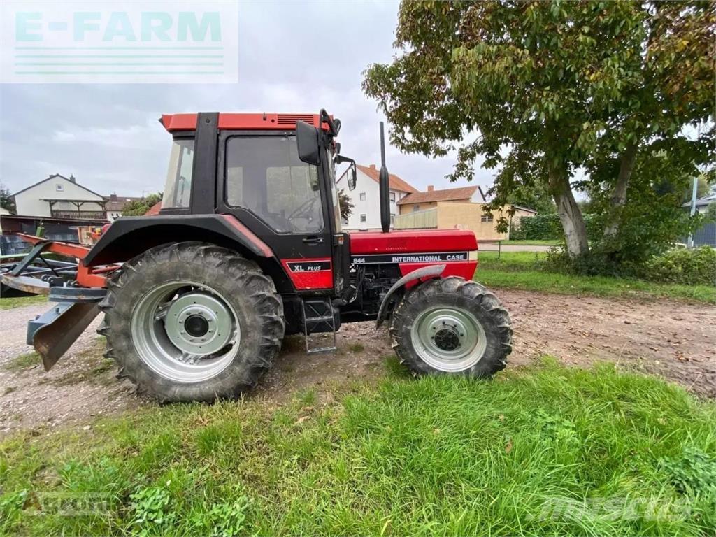 Case IH 844 a Tractoare