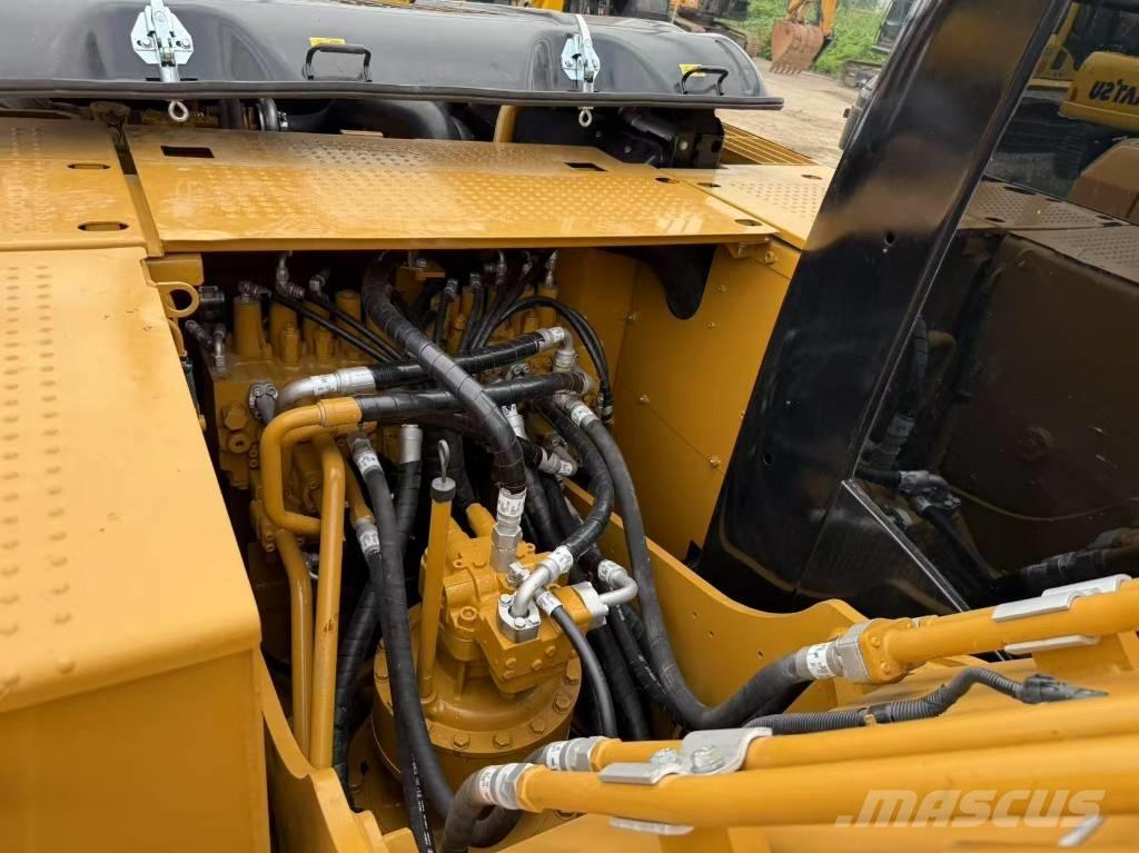CAT 320D2 Excavatoare pe șenile
