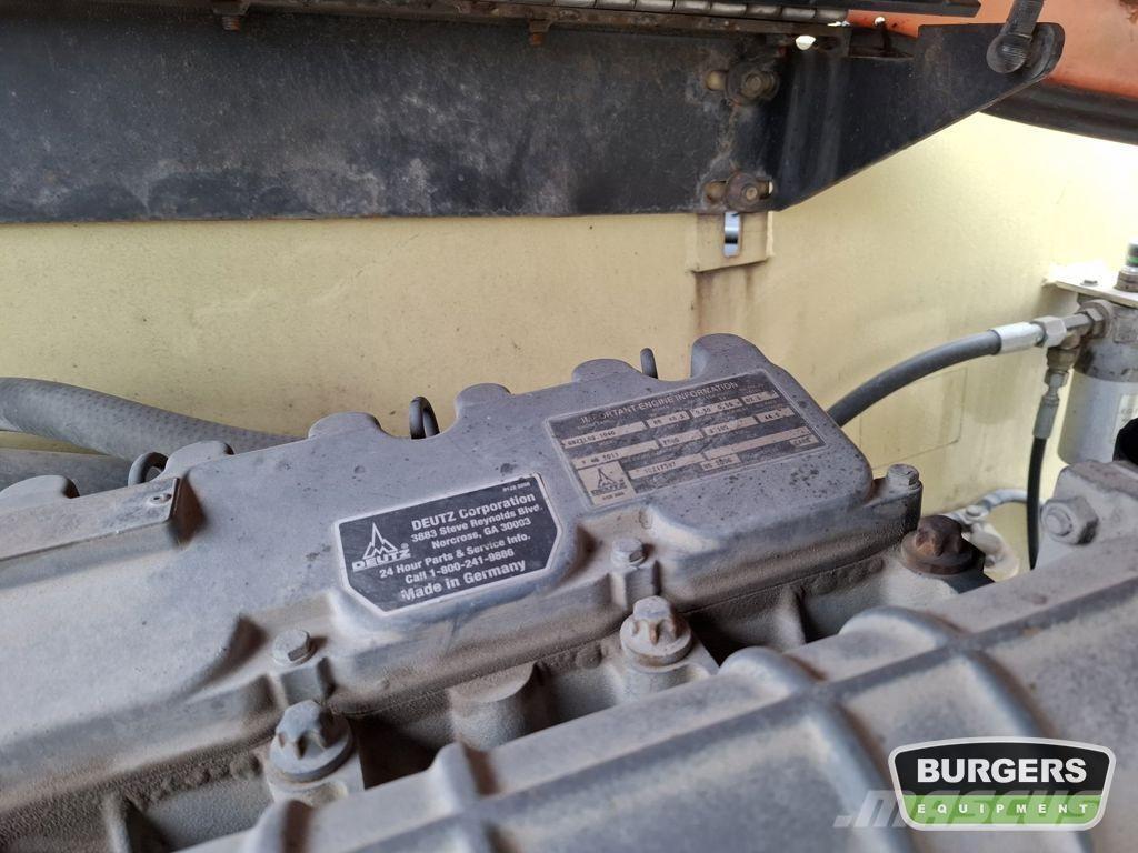 JLG 680S Nacele cu brat telescopic