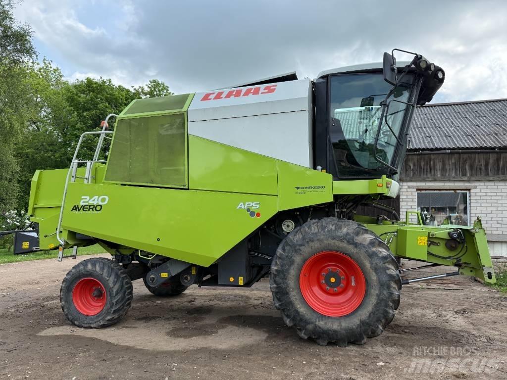 CLAAS Avero 240 Combine de secerat