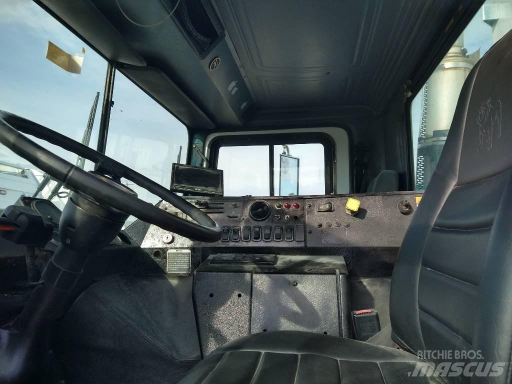Mack MR Camion de deseuri