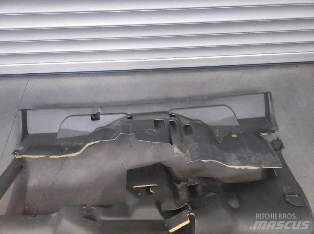 Nissan Floor Mat Cabine si interior