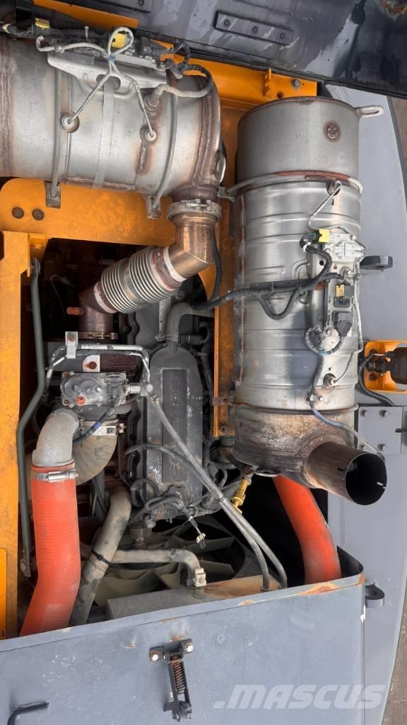 Hyundai HW 180 Excavatoare cu roti