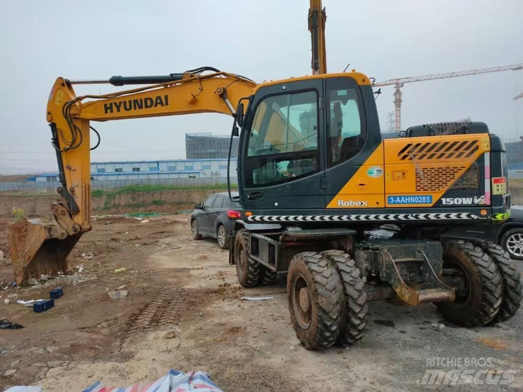 Hyundai 210W Excavatoare cu roti