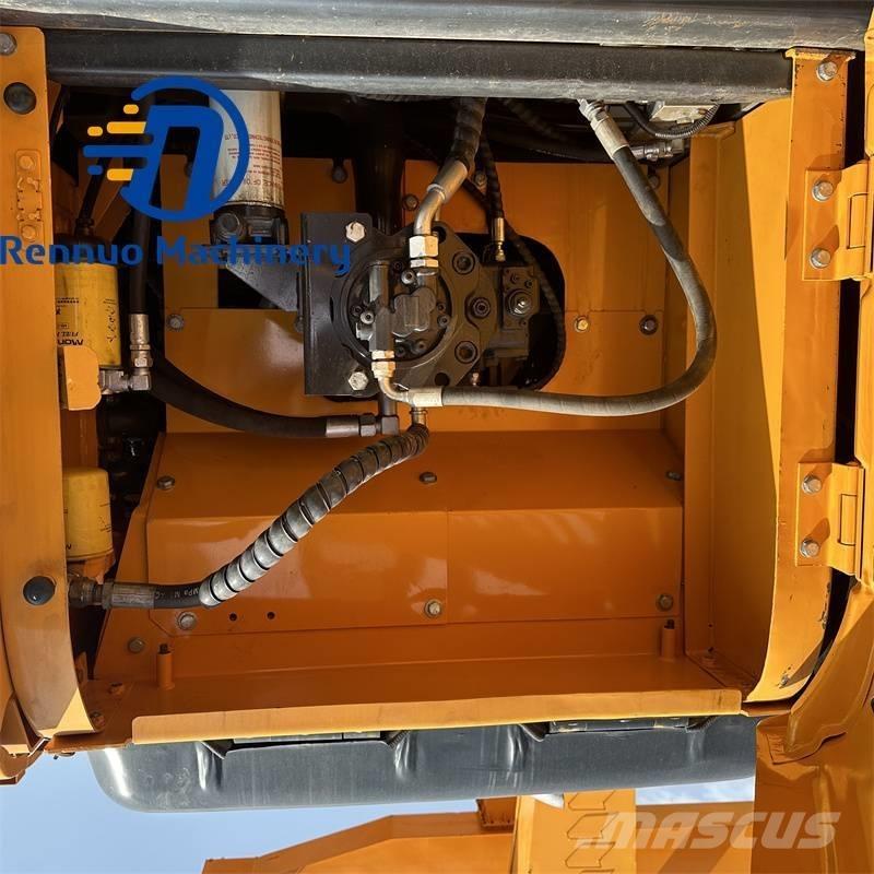 Hyundai 215-9S Excavatoare pe șenile
