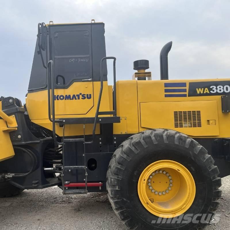 Komatsu WA 380 Incarcator pe pneuri