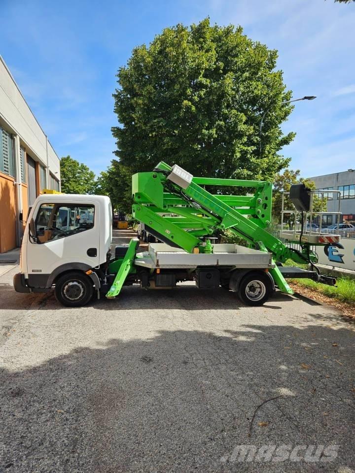 Isoli PNT 205 Platforme aeriene montate pe camion