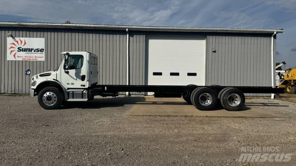 Freightliner M2 Camion cabina sasiu