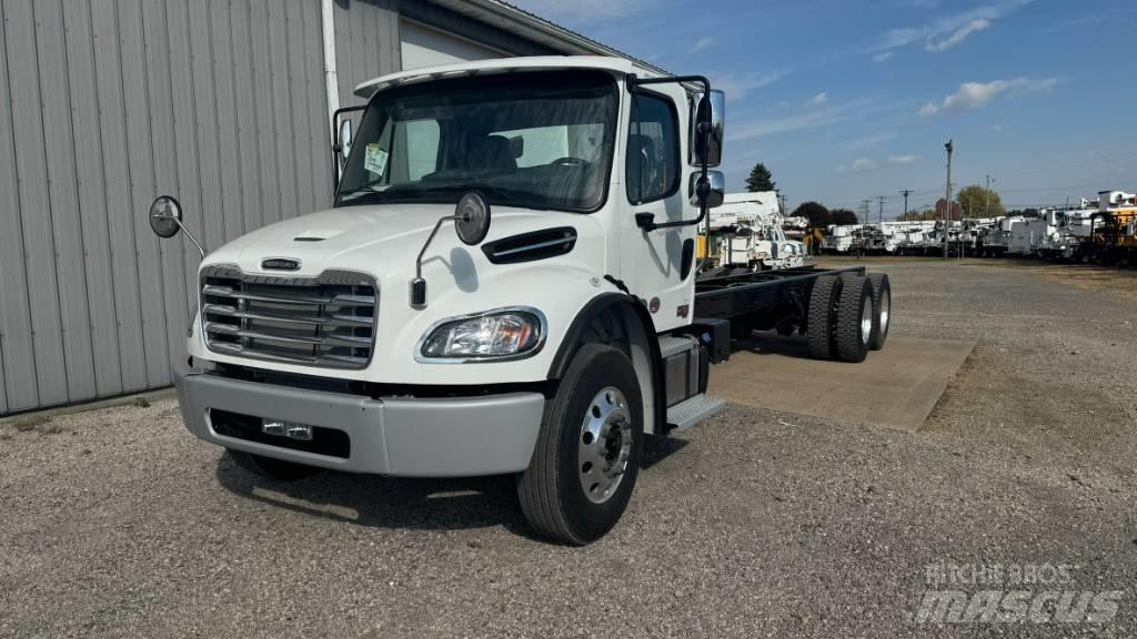 Freightliner M2 Camion cabina sasiu