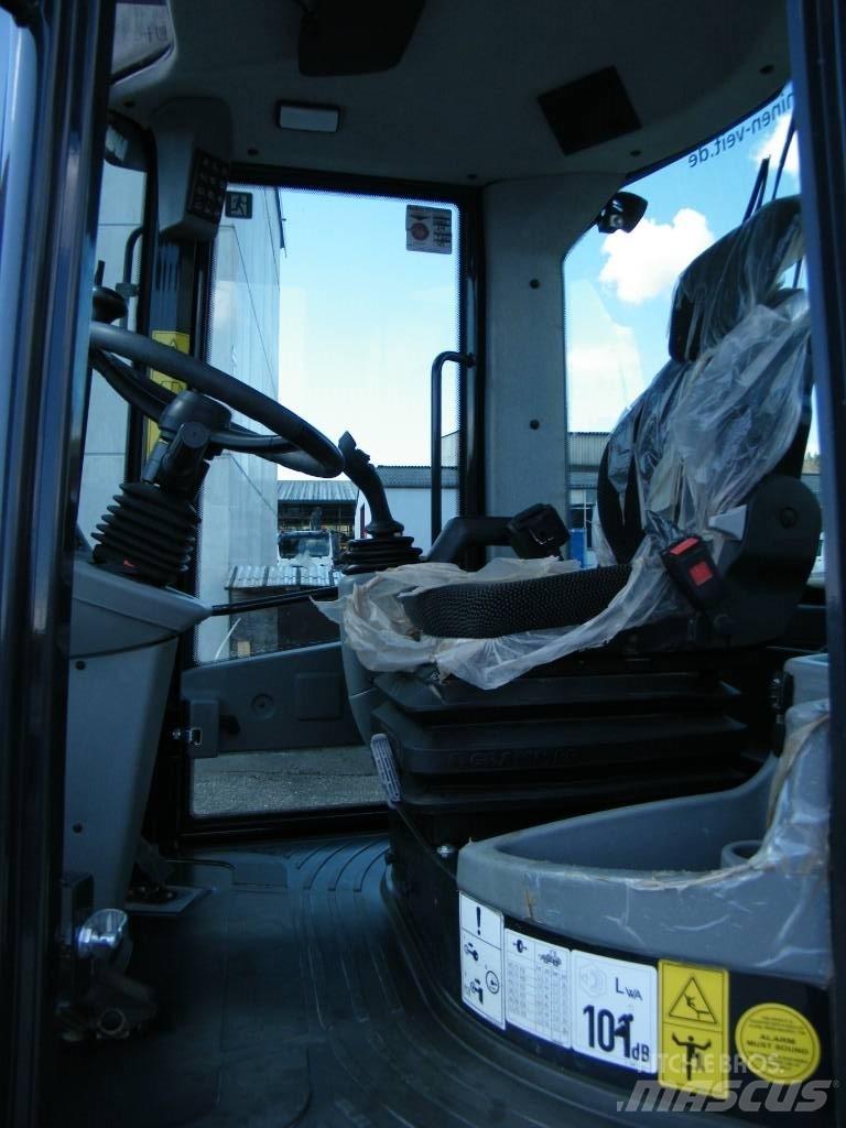 Yanmar v100 Incarcator pe pneuri