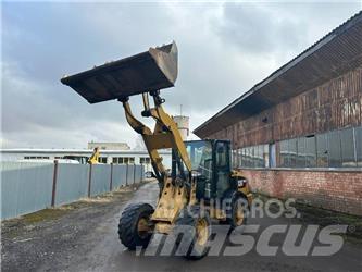 CAT 906 Incarcator pe pneuri