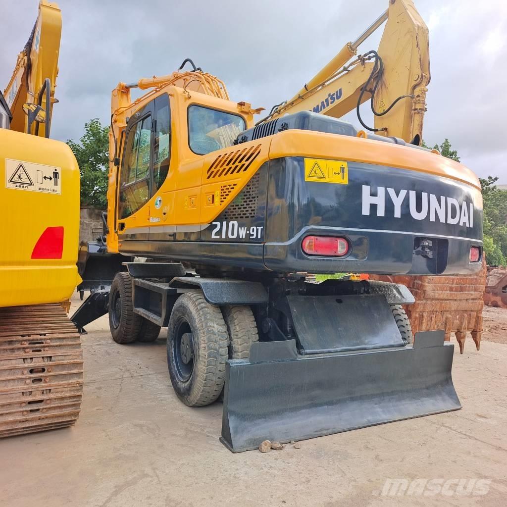 Hyundai 210W-9 Excavatoare cu roti