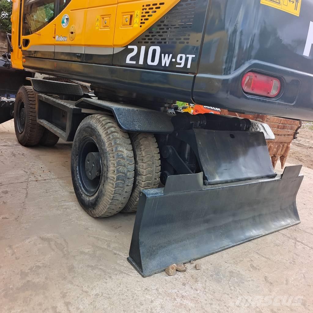 Hyundai 210W-9 Excavatoare cu roti