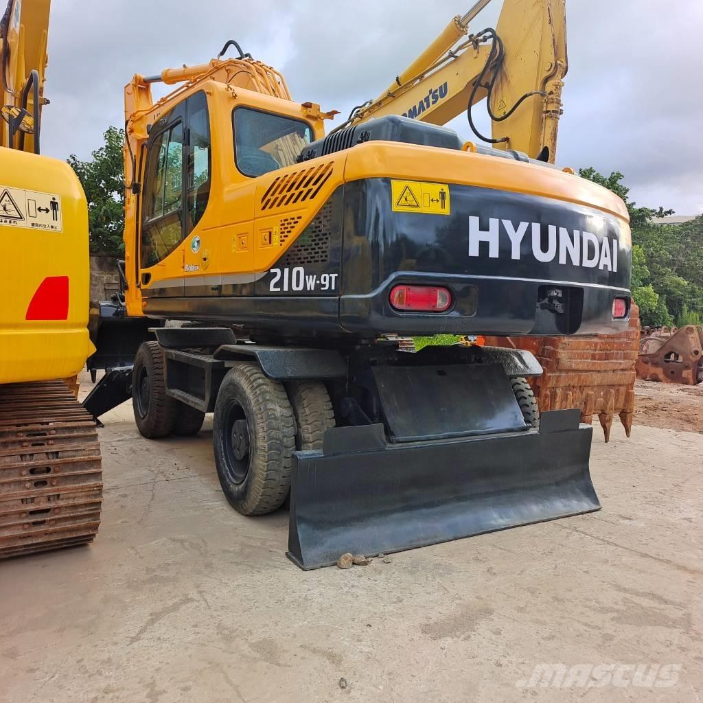 Hyundai 210W-9 Excavatoare cu roti