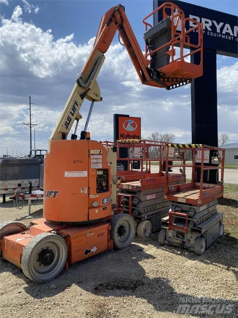 JLG E300AJP Nacele cu brat articulat