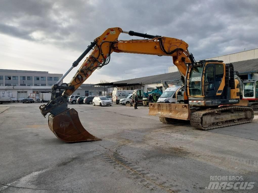 Hyundai HX 235 LCR Excavatoare pe șenile
