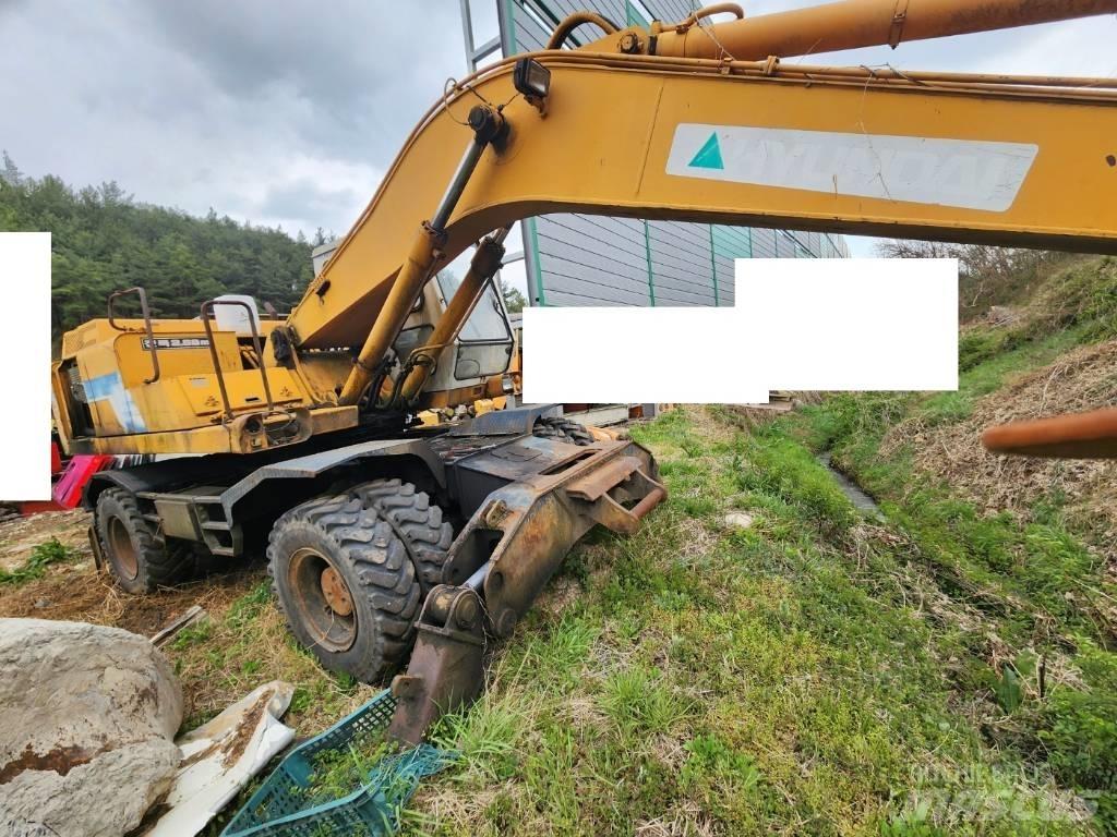 Hyundai ROBEX 2000W Excavatoare cu roti