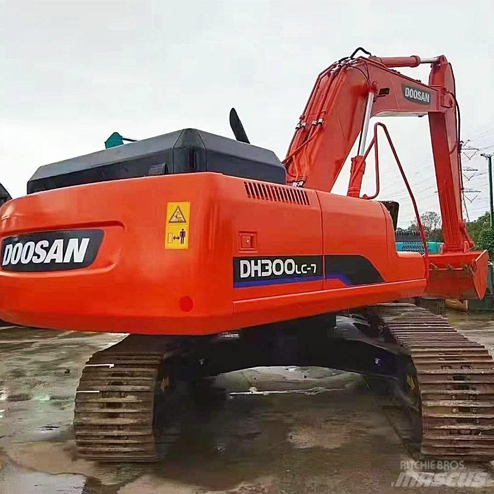 Doosan 300 Excavatoare pe șenile
