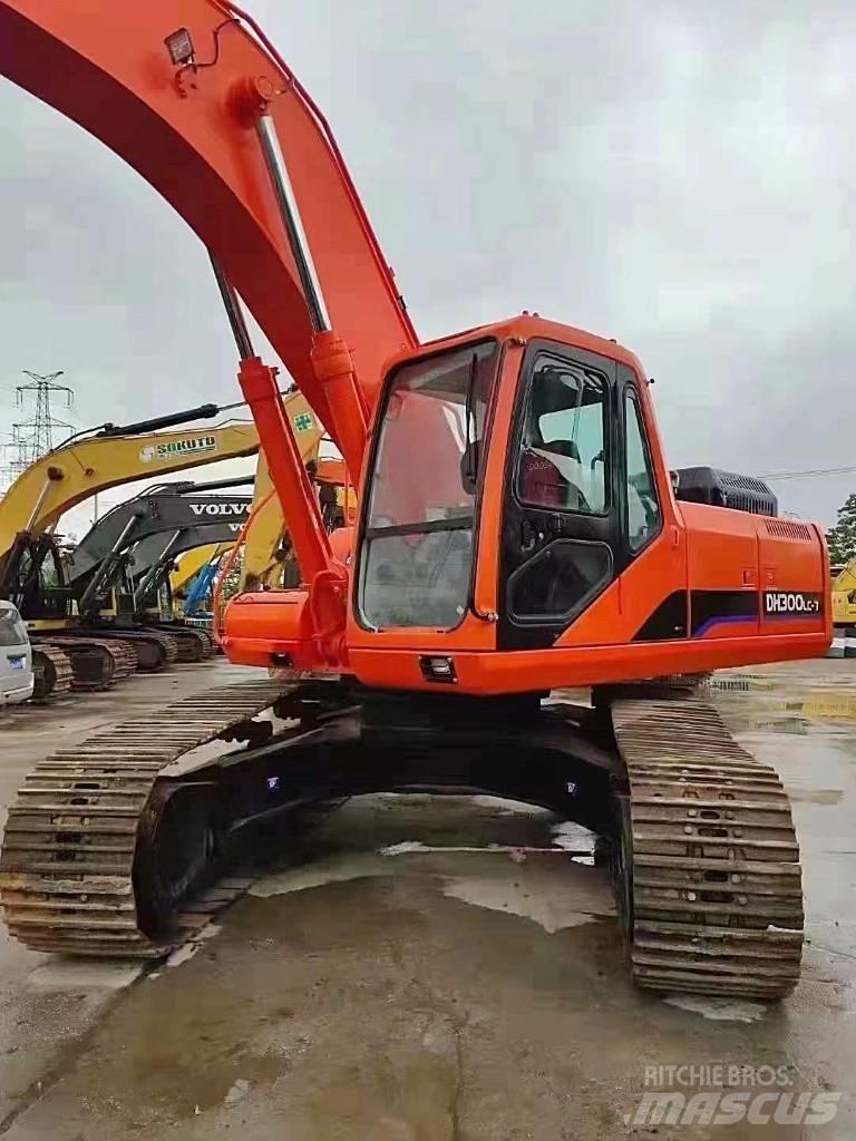 Doosan 300 Excavatoare pe șenile

