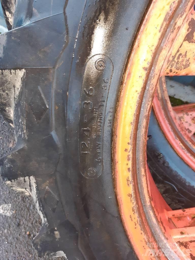 Goodyear 12.4-36 Roti