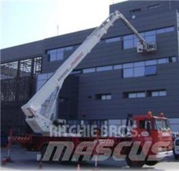 Bronto 420 Platforme aeriene montate pe camion
