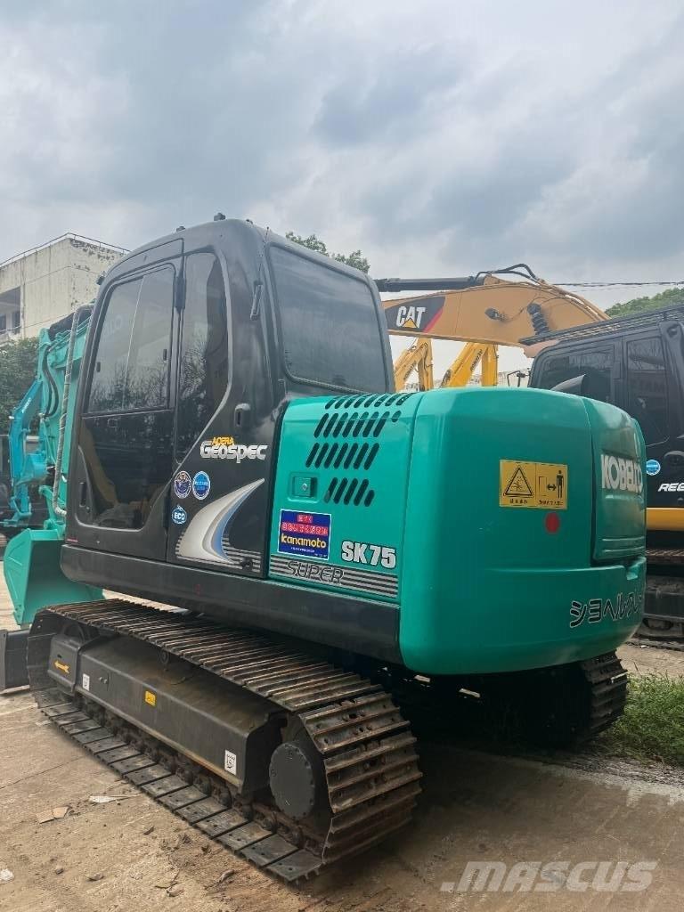 Kobelco SK 75 Excavatoare 7t - 12t