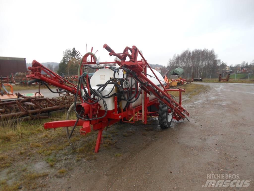 Lindus SPRUTA 2400L Tractoare agricole sprayers