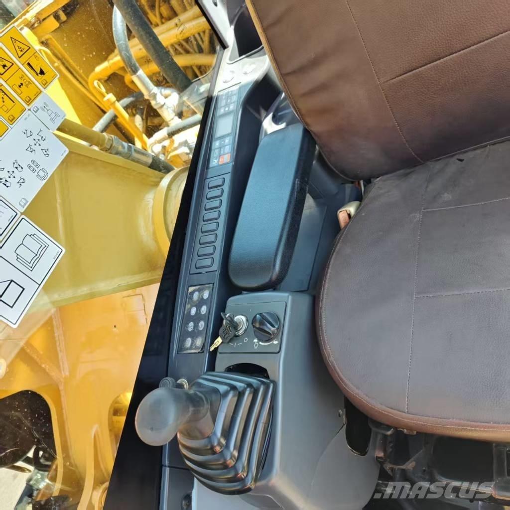 CAT 320 D Excavatoare pe șenile
