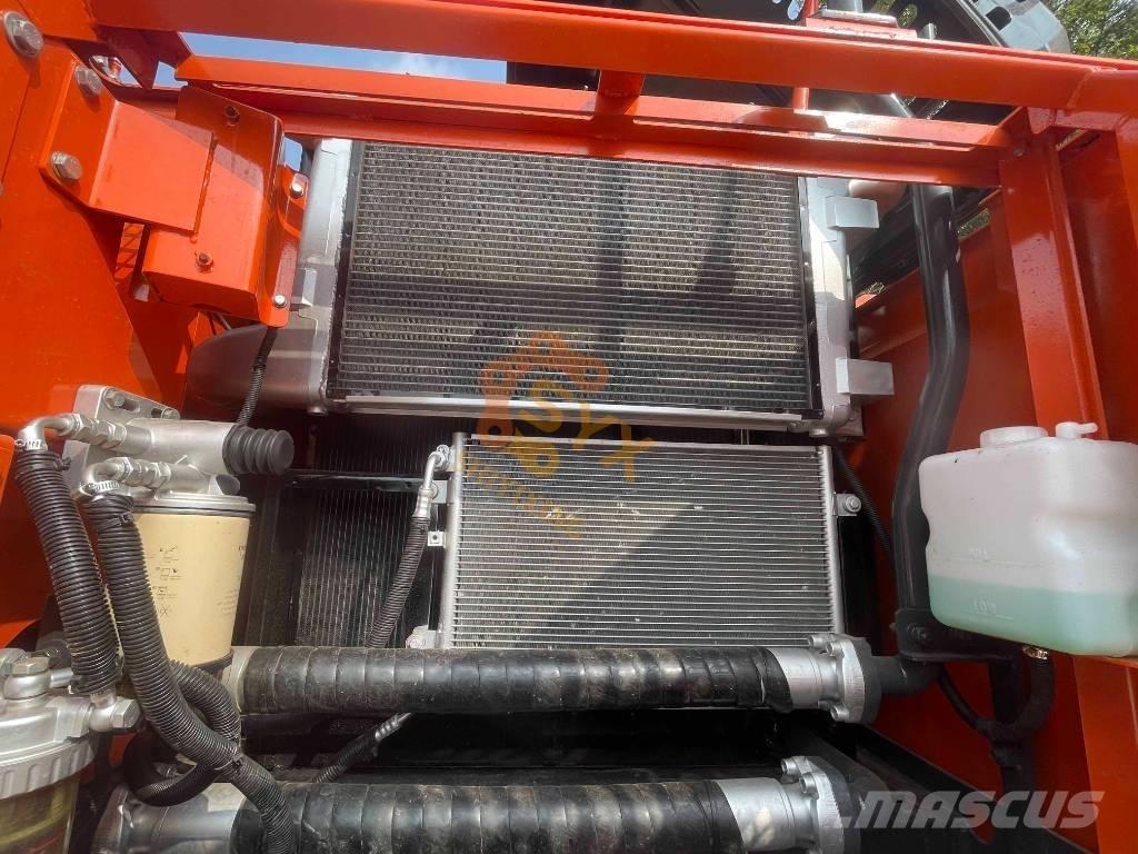 Doosan DX 300 Excavatoare pe șenile
