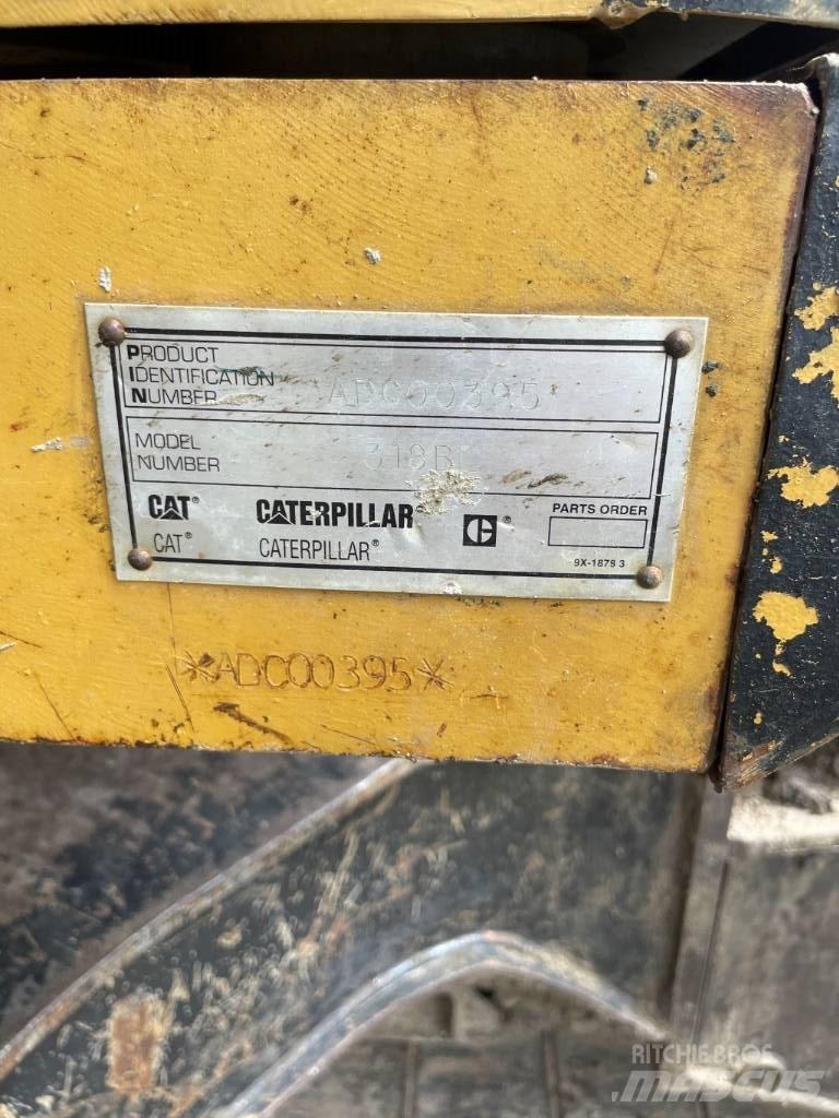 CAT 318 B L Excavatoare pe șenile
