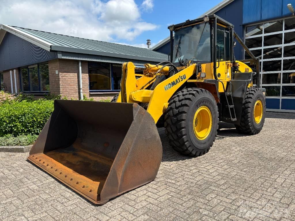 Komatsu WA 320-5 Incarcator pe pneuri