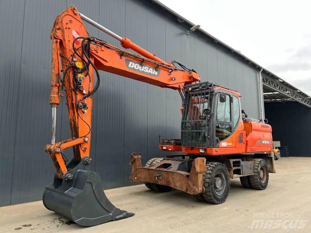 Doosan DX210W Excavatoare cu roti