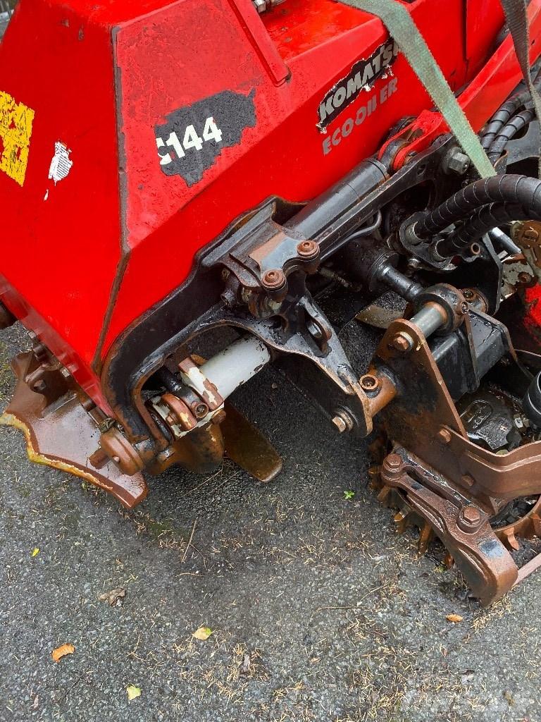 Komatsu C144 Capete pentru culegatoare