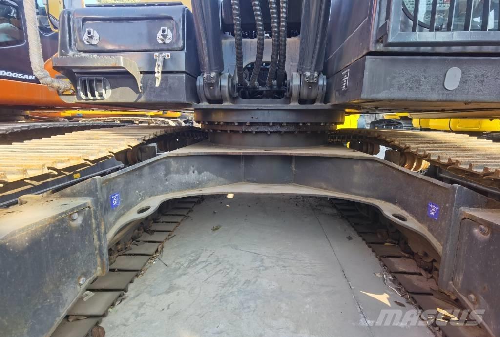 Volvo EC 220 DL Excavatoare pe șenile
