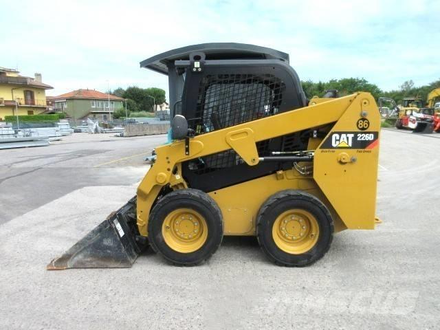 CAT 226 D Mini incarcator