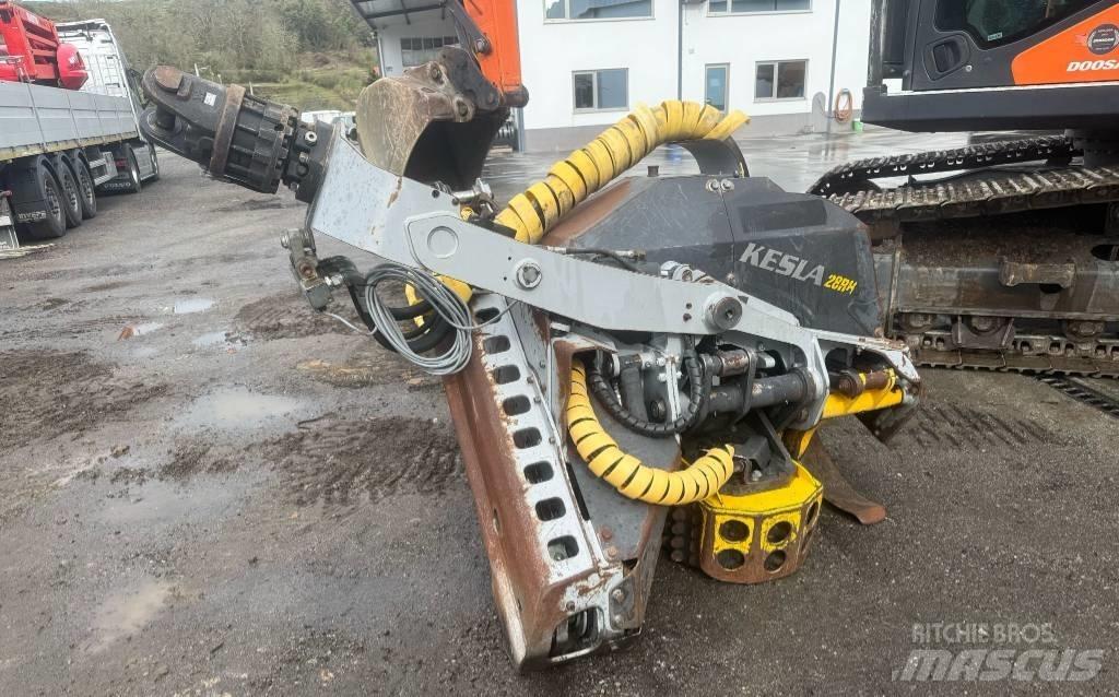 Doosan DX 235 Utilaje de transport al bustenilor