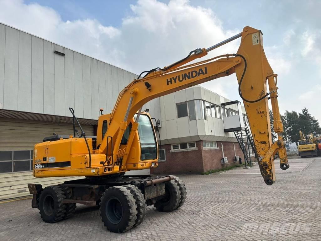 Hyundai 140W-7 Excavatoare cu roti