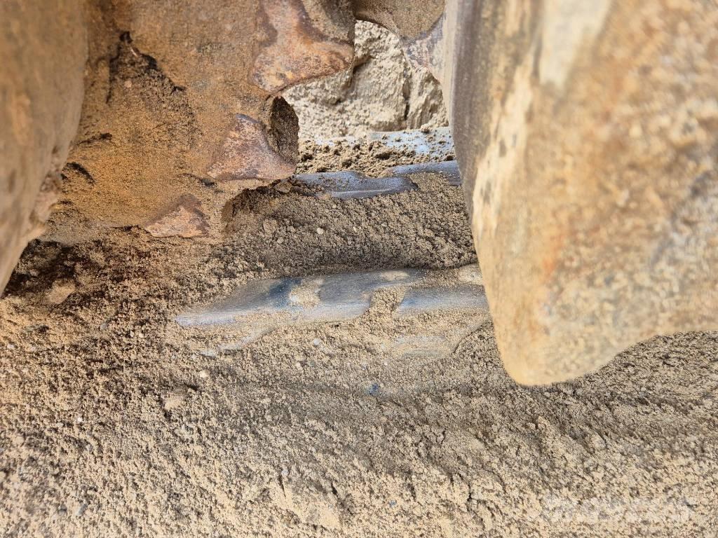 Hyundai Robex 300 LC Excavatoare pe șenile
