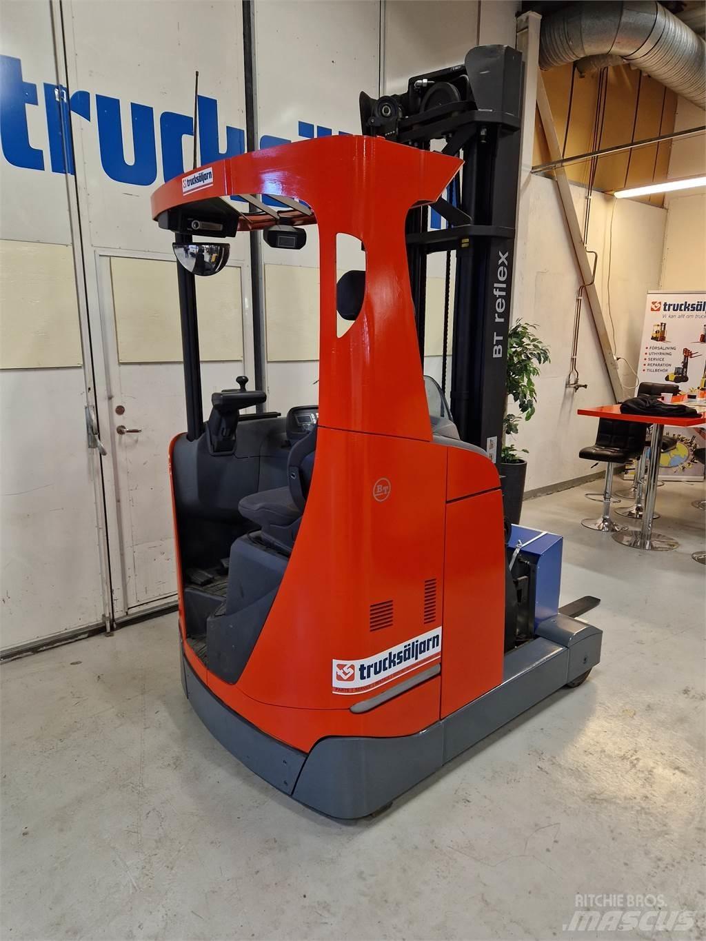 BT RRE160E Stivuitor cu catarg retractabil