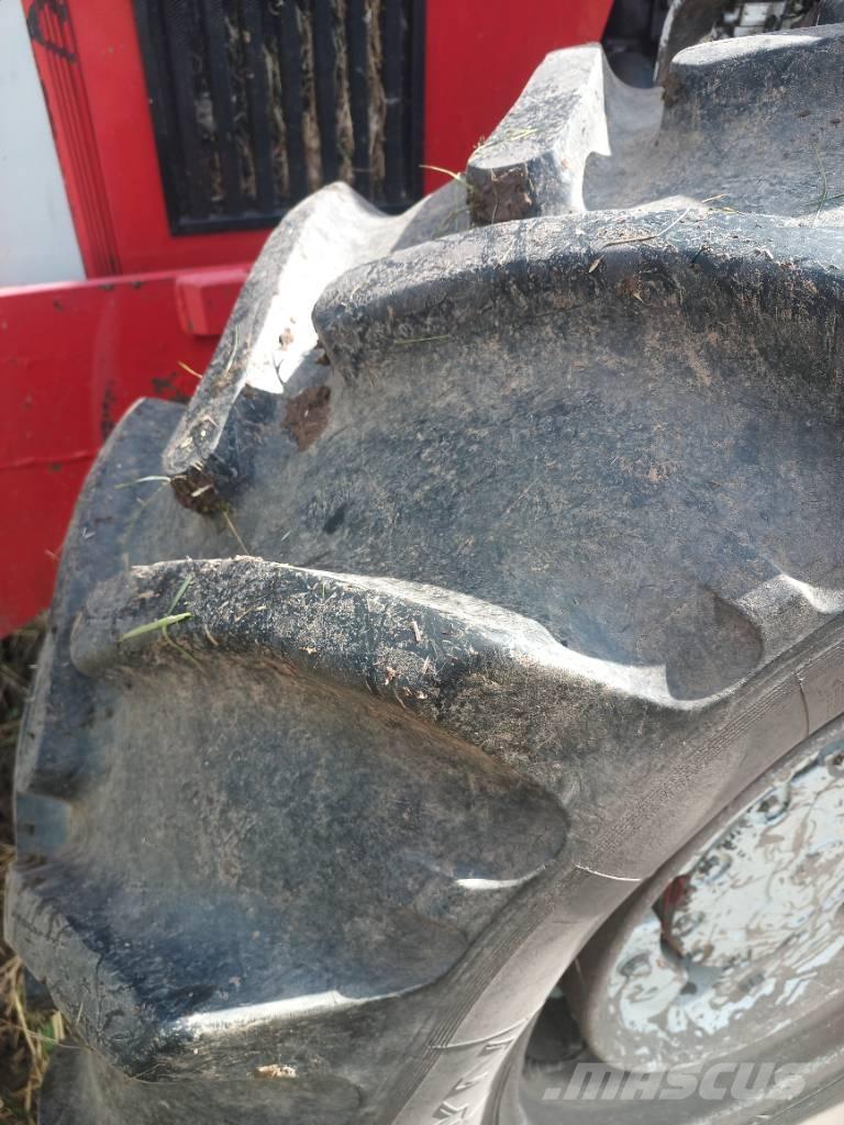 Massey Ferguson 2725 Tractoare