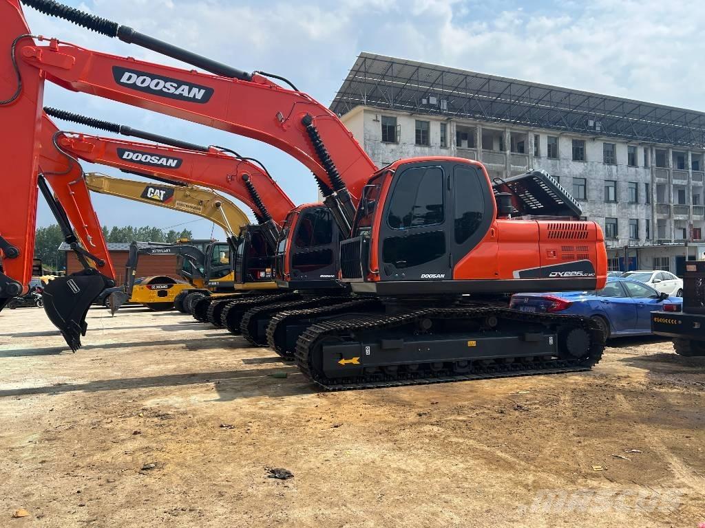 Doosan DX 225 LC Excavatoare pe șenile
