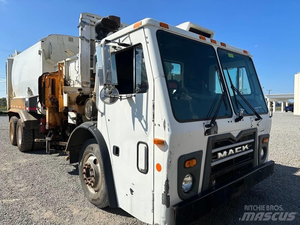 Mack LEU613 Camion de deseuri