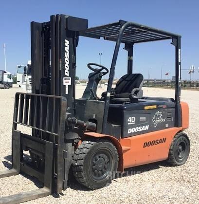 Doosan B40 X-5 Stivuitor electric