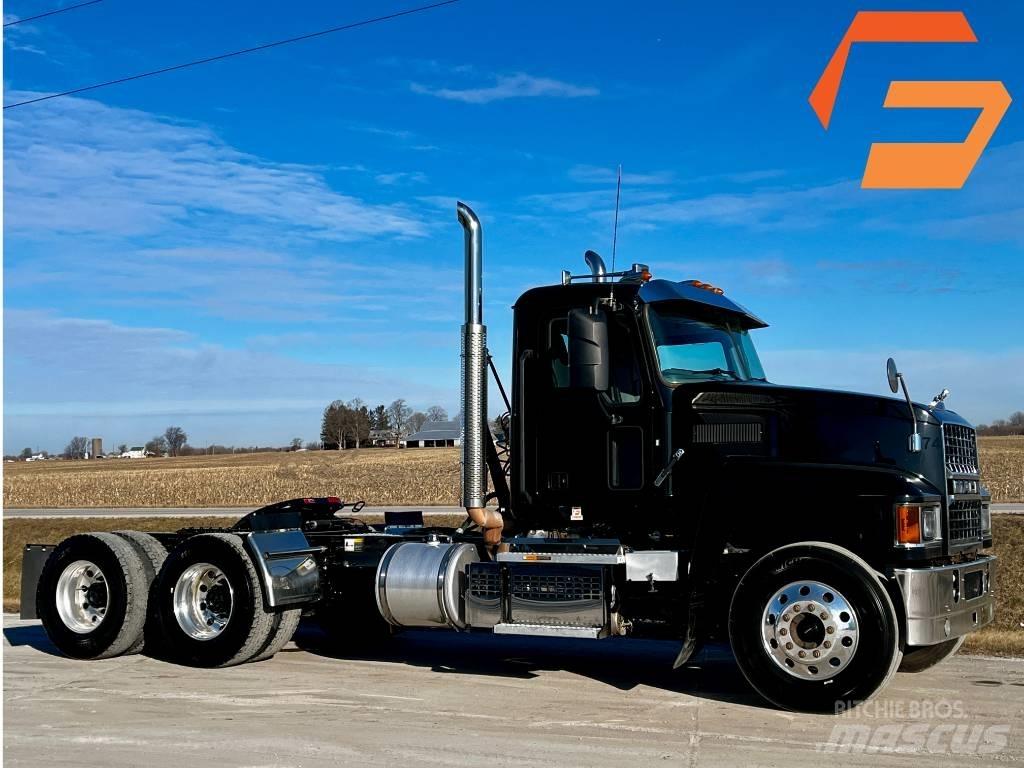Mack Pinnacle Autotractoare